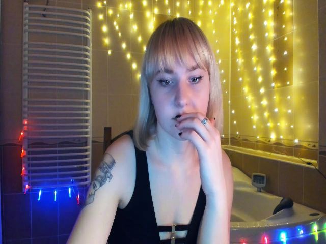 Live sex webcam photo for HannaLismont #271714380