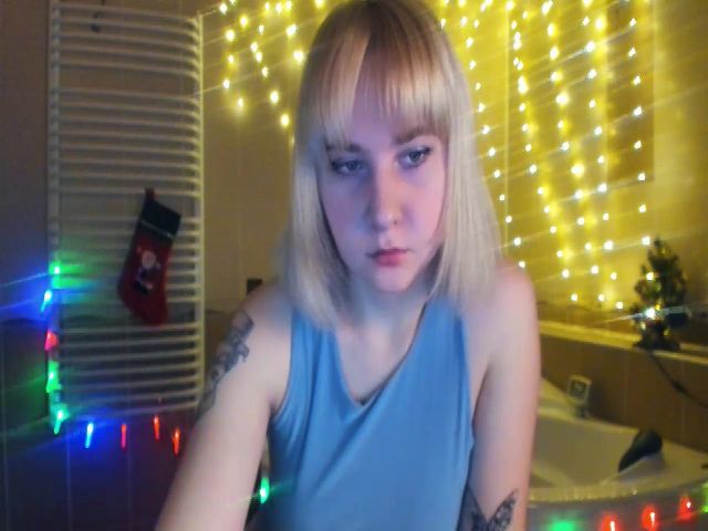 Live sex webcam photo for HannaLismont #271779843