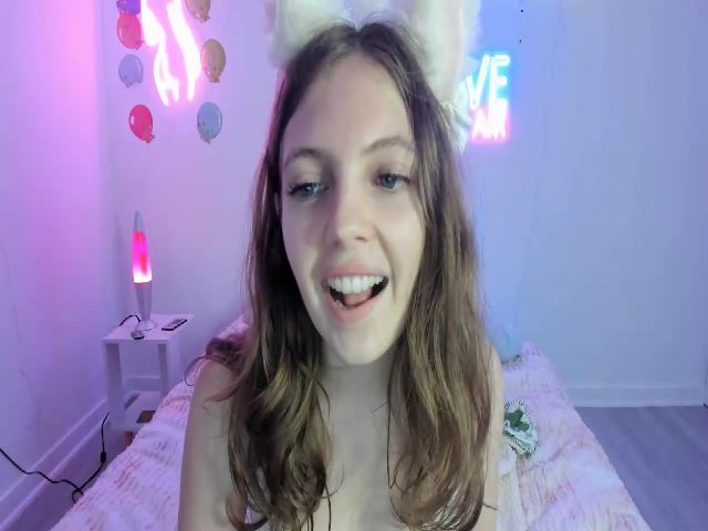 Live sex webcam photo for HannahFalls #274408261