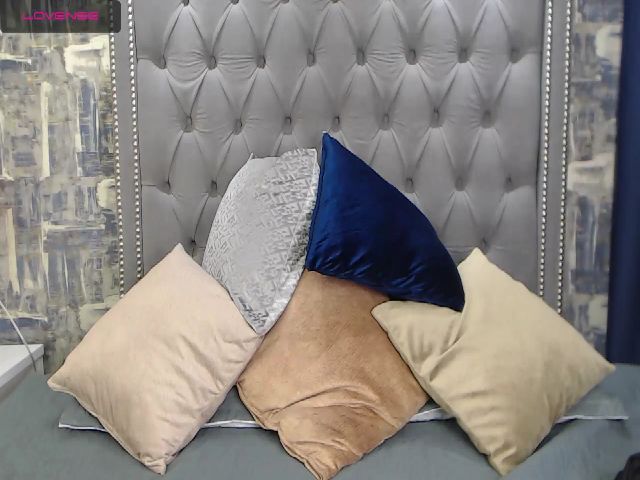 Live sex webcam photo for HannahValen #272645180