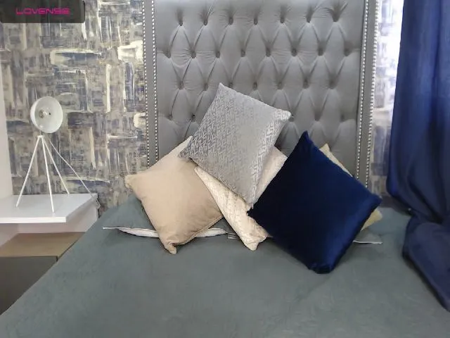 Live sex webcam photo for HannahValen #272953663