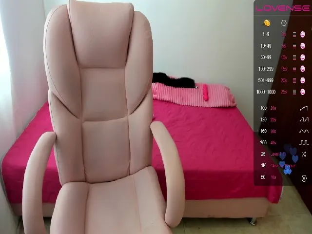 Live sex webcam photo for Hannaharrison #273382359
