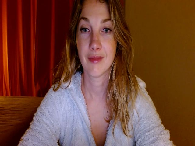 Live sex webcam photo for HappyAlise #271877059