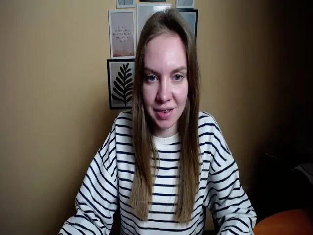 Live sex webcam photo for HappySecret_ #272413932