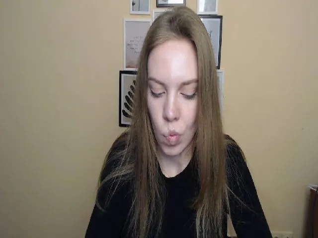 Live sex webcam photo for HappySecret_ #272982949