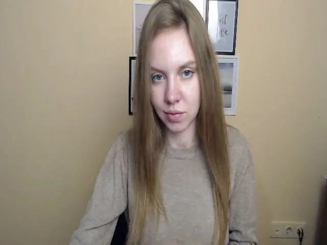 Live sex webcam photo for HappySecret_ #273143280