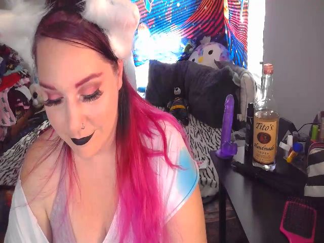 Live sex webcam photo for HarleyDolly23 #273373708