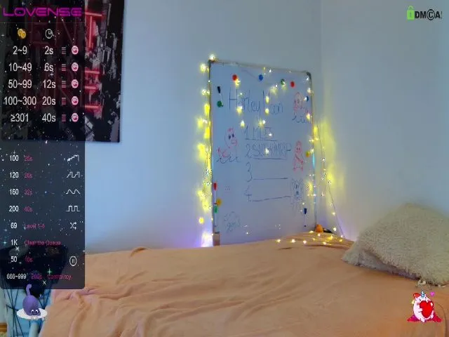 Live sex webcam photo for HarleyMoon #272208158