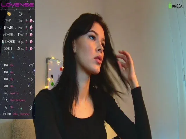 Live sex webcam photo for HarleyMoon #272437621