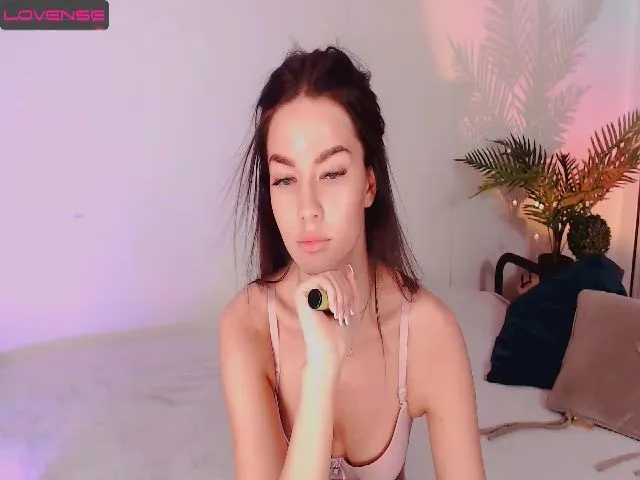 Live sex webcam photo for HarleyQX #272102577