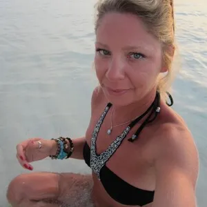 Live sex webcam photo for HarleySummers #293604795