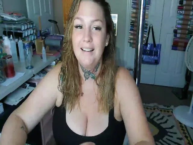 Live sex webcam photo for Harmony_White #274413103