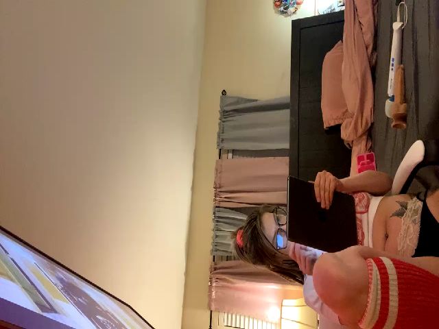 Live sex webcam photo for HarperReneeXO #272718313