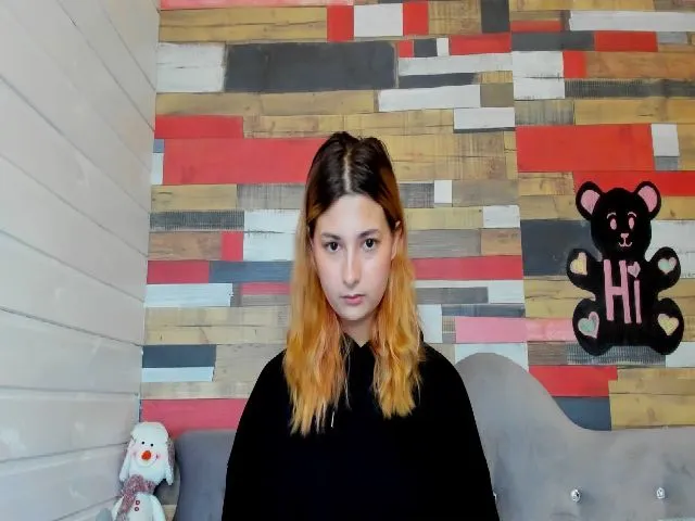 Live sex webcam photo for Harperallgood #271915681