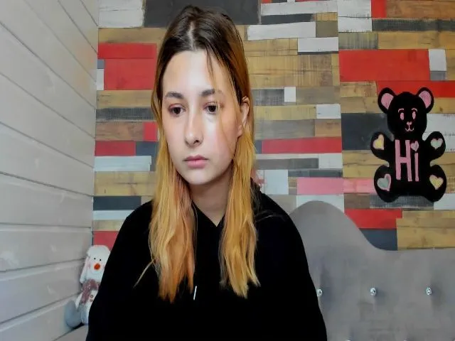 Live sex webcam photo for Harperallgood #271927823