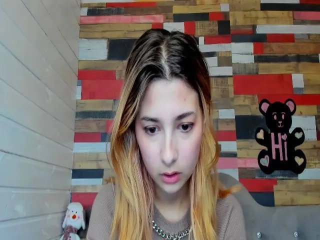 Live sex webcam photo for Harperallgood #271939733