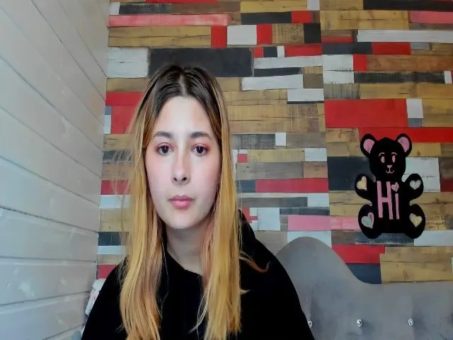 Live sex webcam photo for Harperallgood #271949997