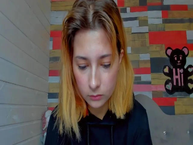 Live sex webcam photo for Harperallgood #272028306