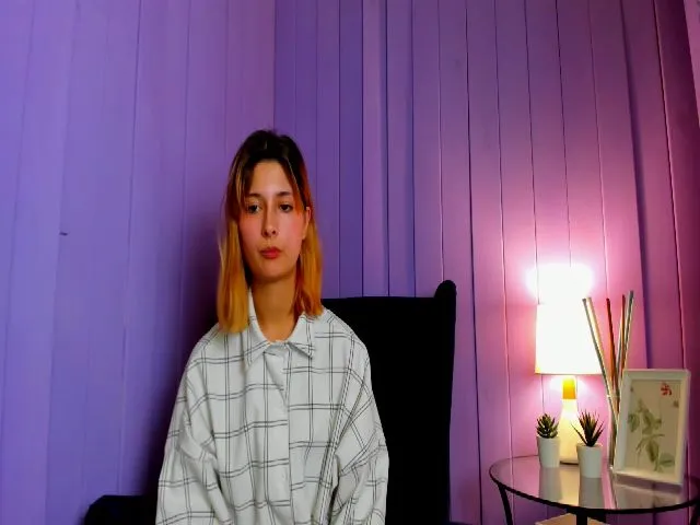 Live sex webcam photo for Harperallgood #272535968