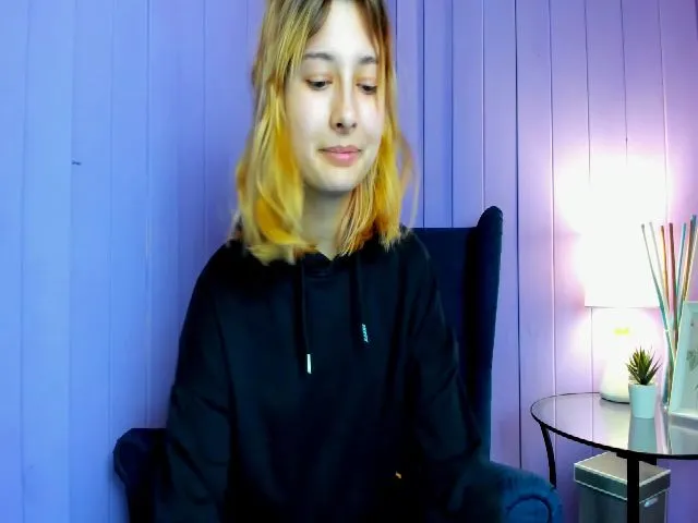 Live sex webcam photo for Harperallgood #272559794