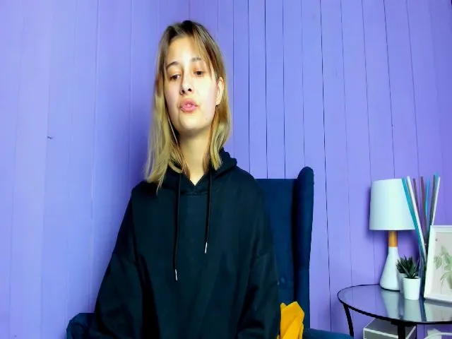 Live sex webcam photo for Harperallgood #272807587