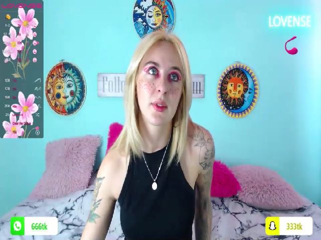 Live sex webcam photo for Hasley_ #274212950
