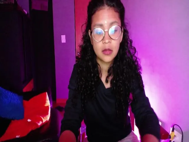 Live sex webcam photo for Hathorlove #287896462