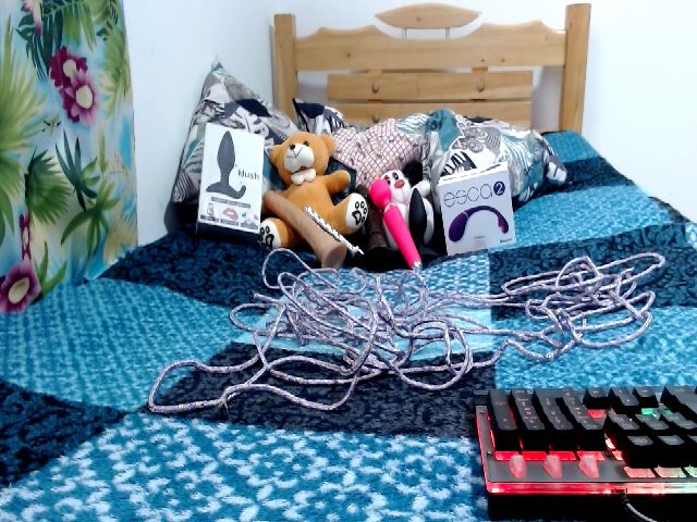 Live sex webcam photo for Hatria_Broom #271832806