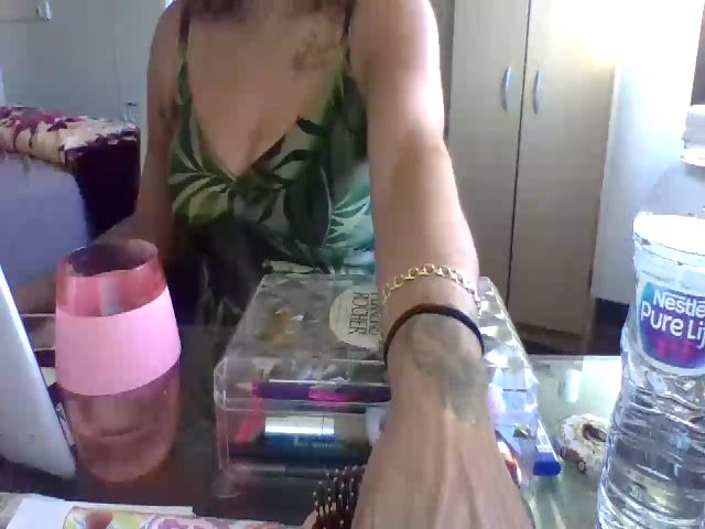 Live sex webcam photo for Havanaohlala #271971336