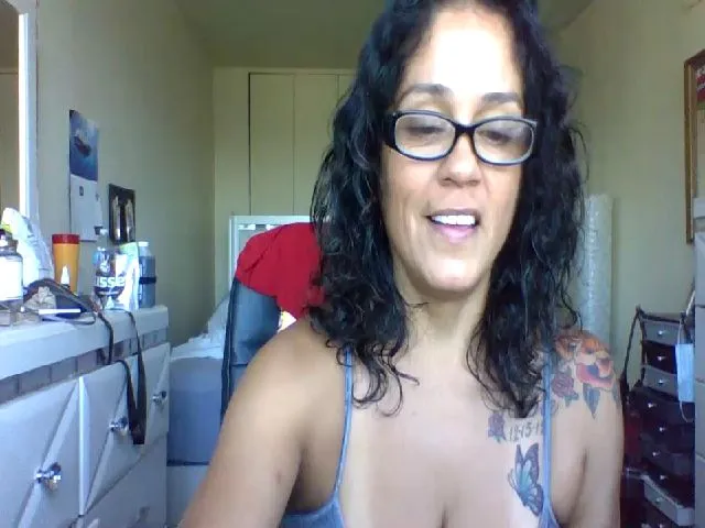 Live sex webcam photo for Havanaohlala #273846490