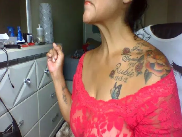 Live sex webcam photo for Havanaohlala #274044639