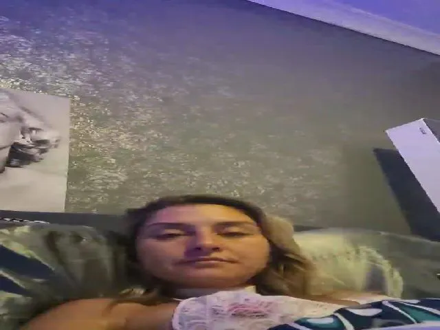 Live sex webcam photo for HawaiianPele #273763252