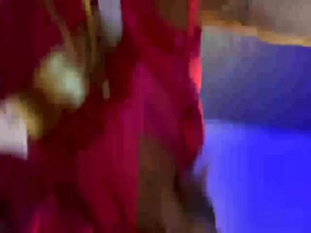 Live sex webcam photo for HawaiianPele #273779498