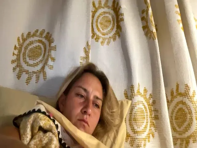 Live sex webcam photo for HawaiianPele #274198752