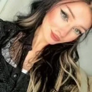 Live sex webcam photo for HazellGray #278219763