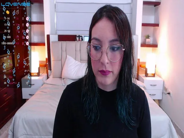 Live sex webcam photo for Hazzell_ #273775231