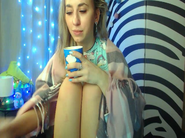 Live sex webcam photo for HeartGirl #271736001