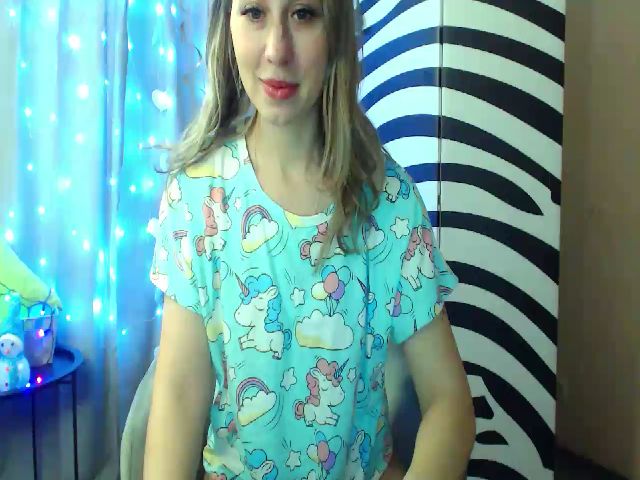 Live sex webcam photo for HeartGirl #271840194