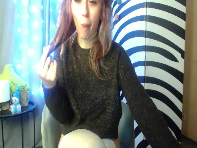 Live sex webcam photo for HeartGirl #272111880