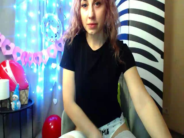 Live sex webcam photo for HeartGirl #272317683