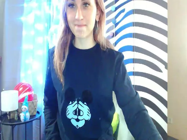 Live sex webcam photo for HeartGirl #272359905