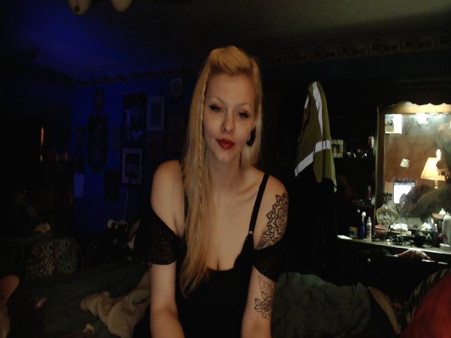 Live sex webcam photo for HeavenlySyn #272863107