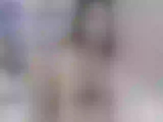 Live sex webcam photo for Heeykitty #274105600