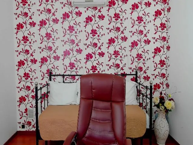 Live sex webcam photo for HeidiCutie #271717188