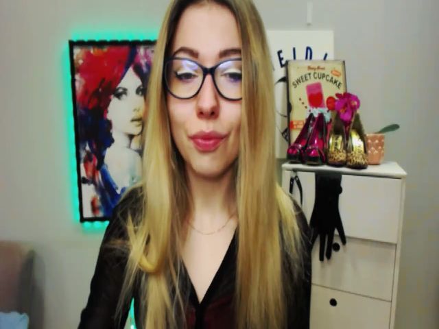 Live sex webcam photo for HeidiFLOWER #272131011