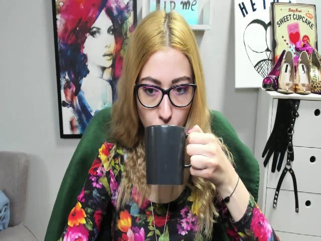 Live sex webcam photo for HeidiFLOWER #273039977