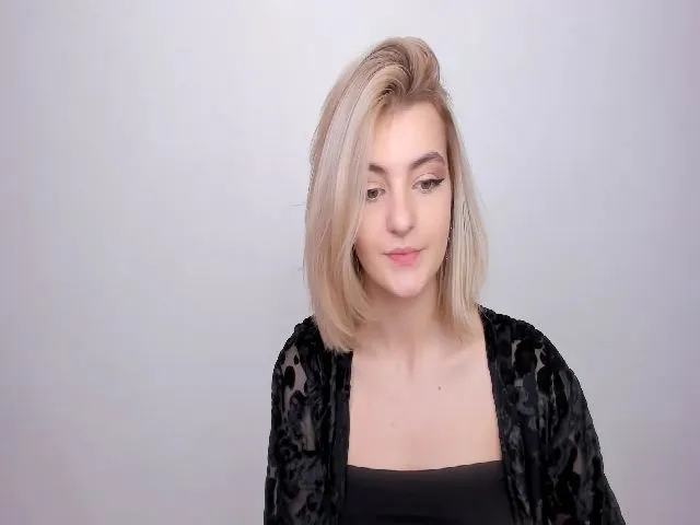 Live sex webcam photo for HelelGretta #271903371