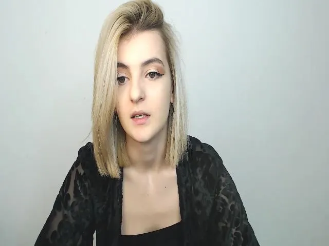 Live sex webcam photo for HelelGretta #271924679
