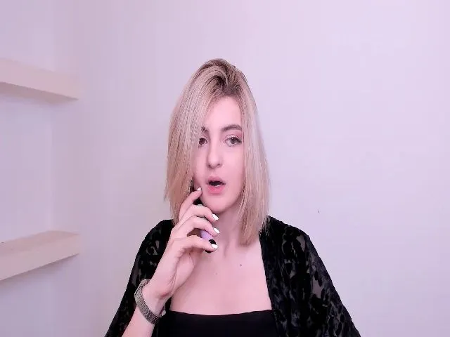 Live sex webcam photo for HelelGretta #271942716
