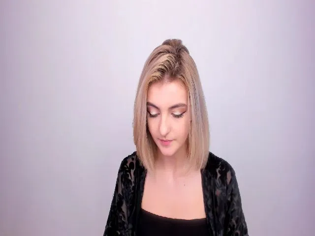 Live sex webcam photo for HelelGretta #272066546